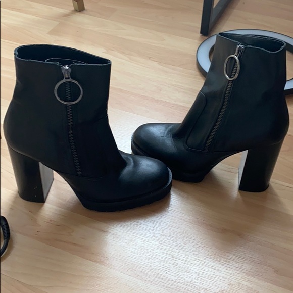 Tall Zara black Zip Up boot - 39 - size 8 1/2 - Picture 2 of 4